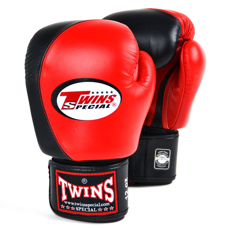 boxing gloves red and black